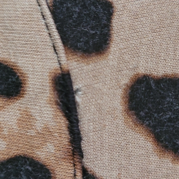 Calvin Klein Leopard Print Top Size Medium - Picture 7 of 9